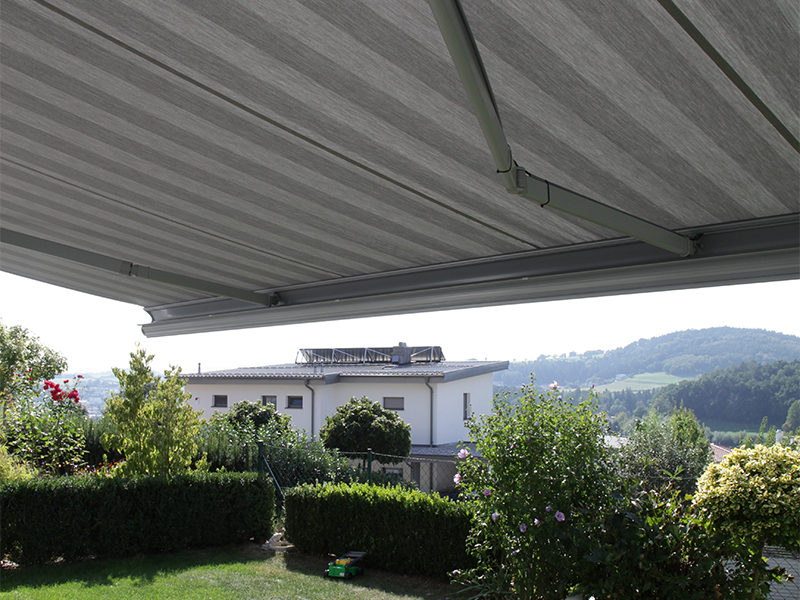 gestreifte Markisen im Garten gestreifte Markisen im Garten