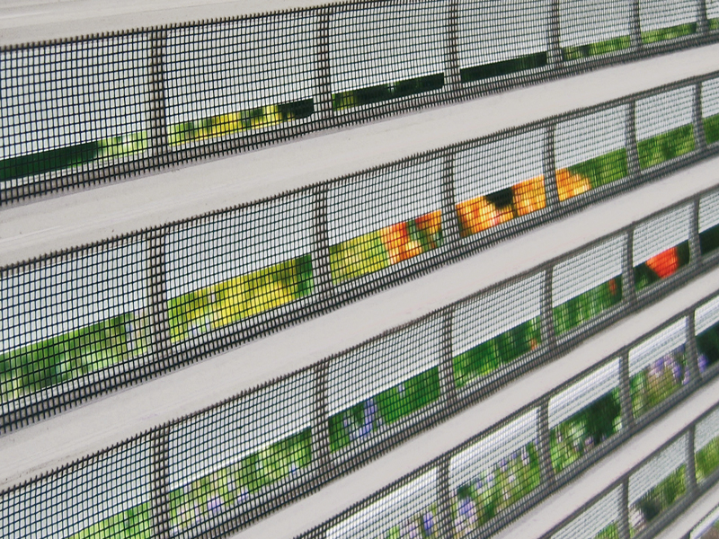 MultiRoll Panzerstäbe im Detail mit Insektenschutz MultiRoll Panzerstäbe im Detail mit Insektenschutz