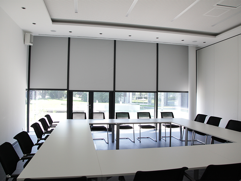 Besprechungsraum mit Top Dark offen Besprechungsraum mit Top Dark offen