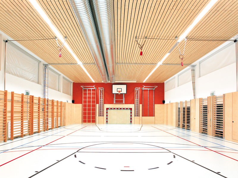 Turnhalle mit Top Dark Turnhalle mit Top Dark