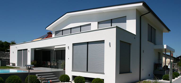 Modernes Haus mit Metalunic Modernes Haus mit Metalunic