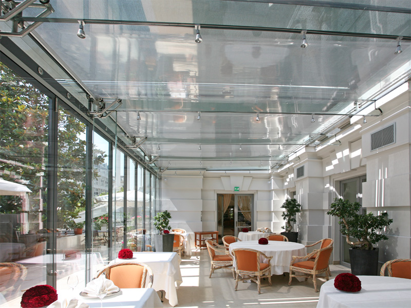 Wintergarten mit Glasdachmarkisen Wintergarten mit Glasdachmarkisen